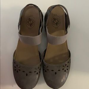 Hocus Pocus wedge shoes NWT